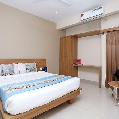 Oyo 6447 Samasth Rooms And Suites Мисор Екстериор снимка