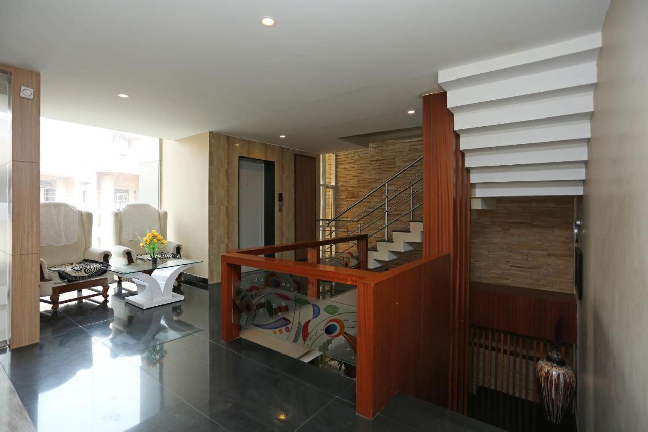 Oyo 6447 Samasth Rooms And Suites Мисор Екстериор снимка