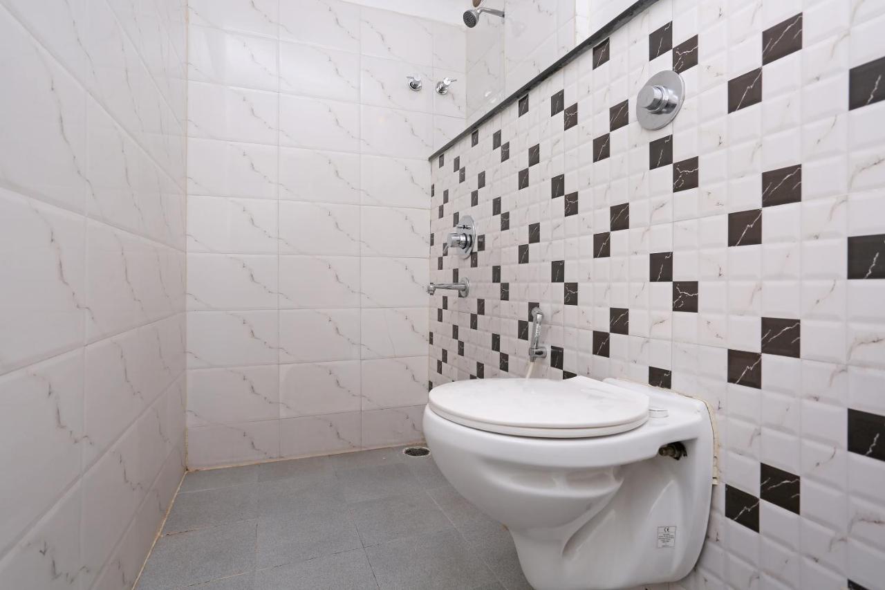 Oyo 6447 Samasth Rooms And Suites Мисор Екстериор снимка