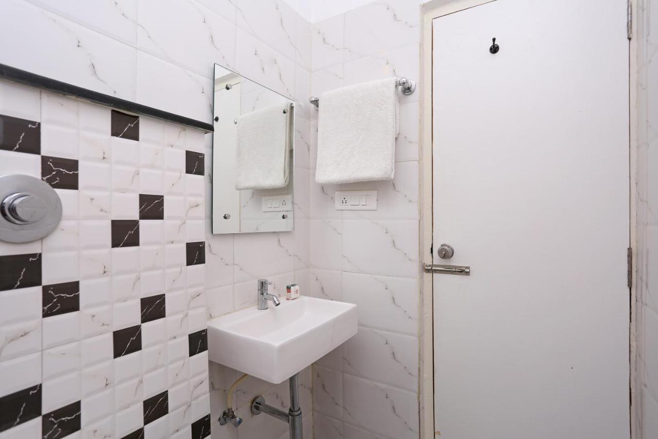 Oyo 6447 Samasth Rooms And Suites Мисор Екстериор снимка