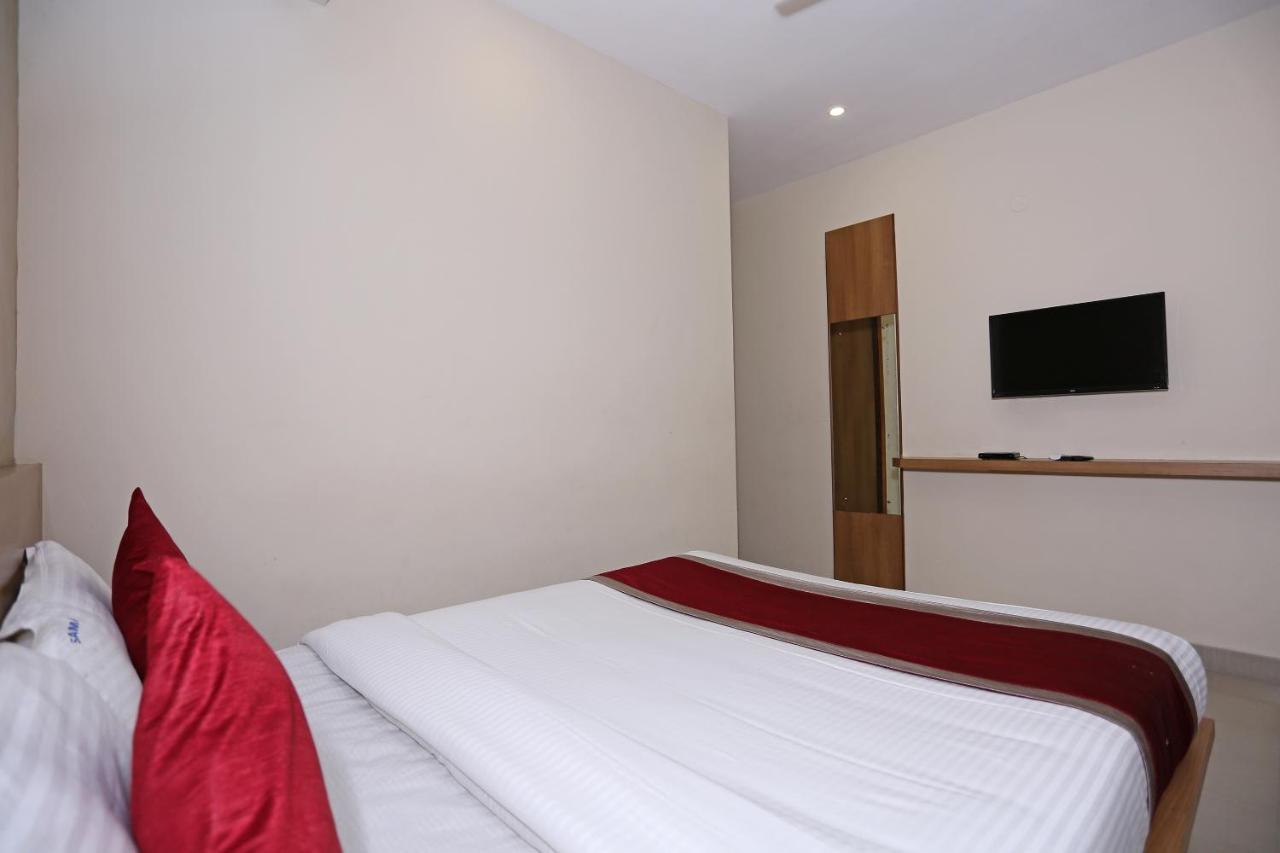 Oyo 6447 Samasth Rooms And Suites Мисор Екстериор снимка