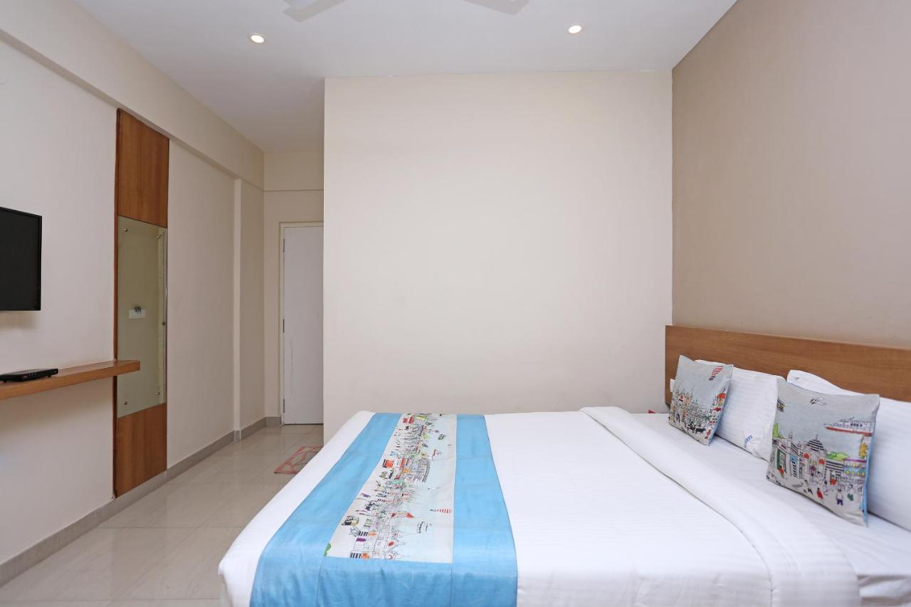 Oyo 6447 Samasth Rooms And Suites Мисор Екстериор снимка