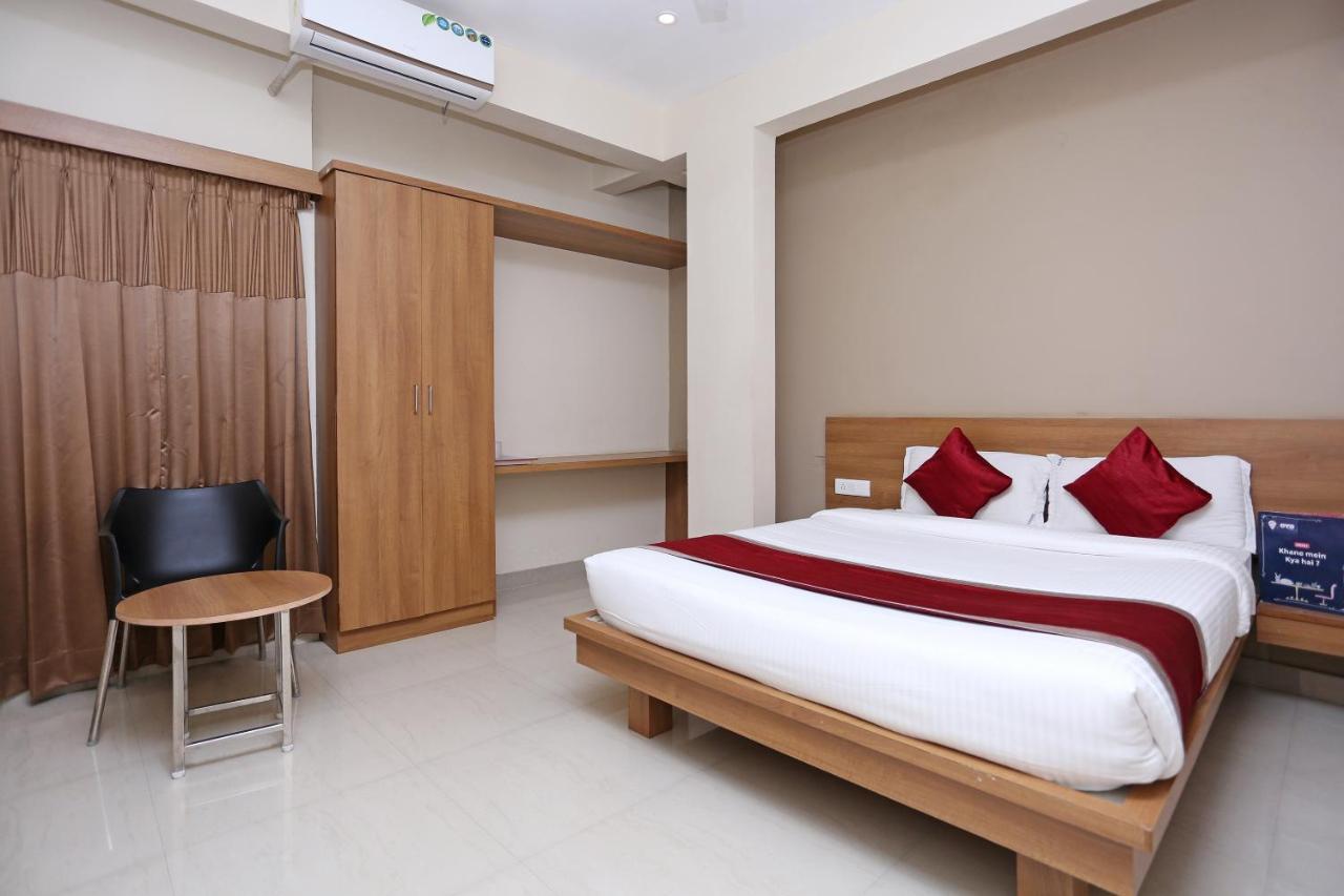 Oyo 6447 Samasth Rooms And Suites Мисор Екстериор снимка