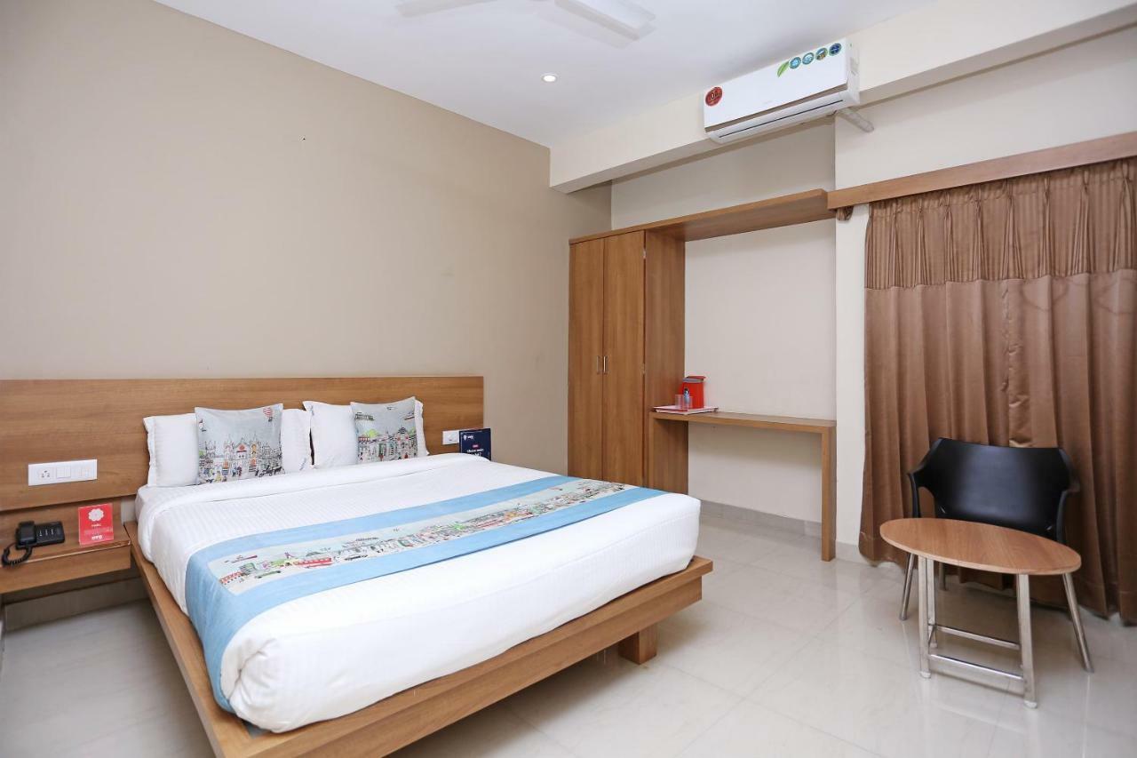 Oyo 6447 Samasth Rooms And Suites Мисор Екстериор снимка